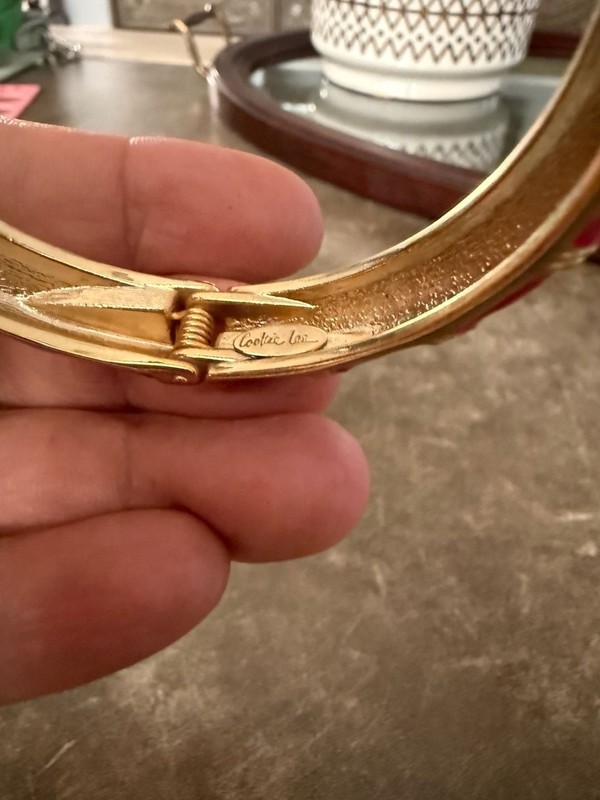 Cookie Lee Hinged Bangle Bracelet Pink And Gold Tone 9” gallery