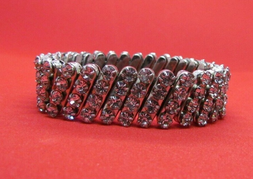 Stretch Crystal Bracelet Holiday OSFM One Size fits Most