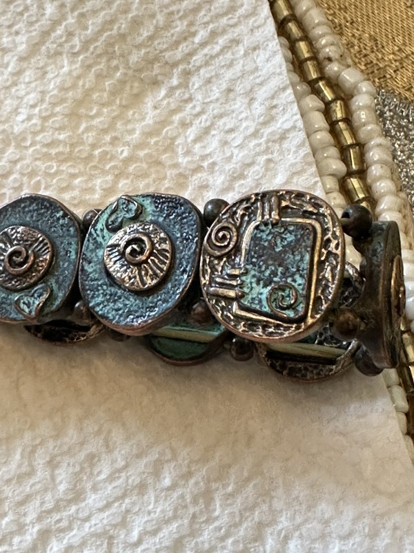 ANTIQUED BRASS PLATED BUTTON BRACELET -Costume Jewelry gallery