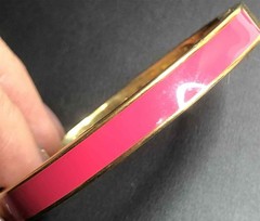 6356 KATE SPADE Gold tone Pink “My Cup of Tea” hinged Bangle Bracelet 7″