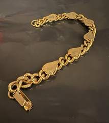 Gold Tone Curb Link Chain Heart Dangle Charm Bracelet w/ Box Clasp