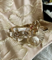 BETSEY JOHNSON Mermaid Flower & Seashell Hinged Bypass Bangle Bracelet NWT