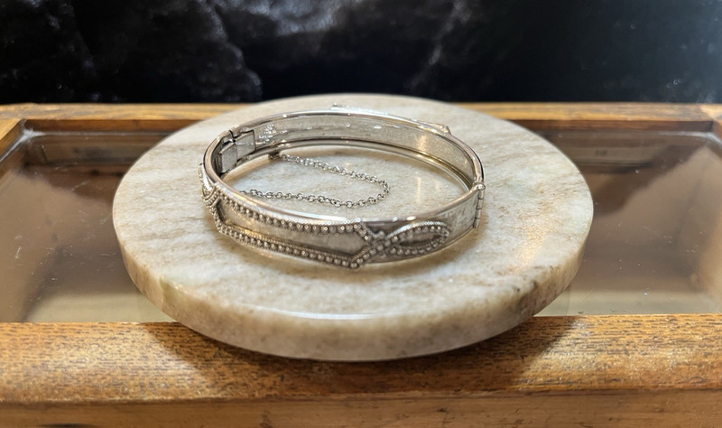 Vintage Whiting & Davis Co Signed Bangle Bracelet Silver Tone 6 1/4" gallery