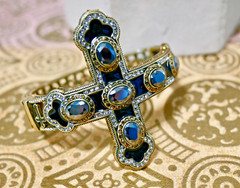 New $200 HEIDI DAUS “Pure Heaven” Cross Bangle Bracelet Crystal Enamel Size M/L