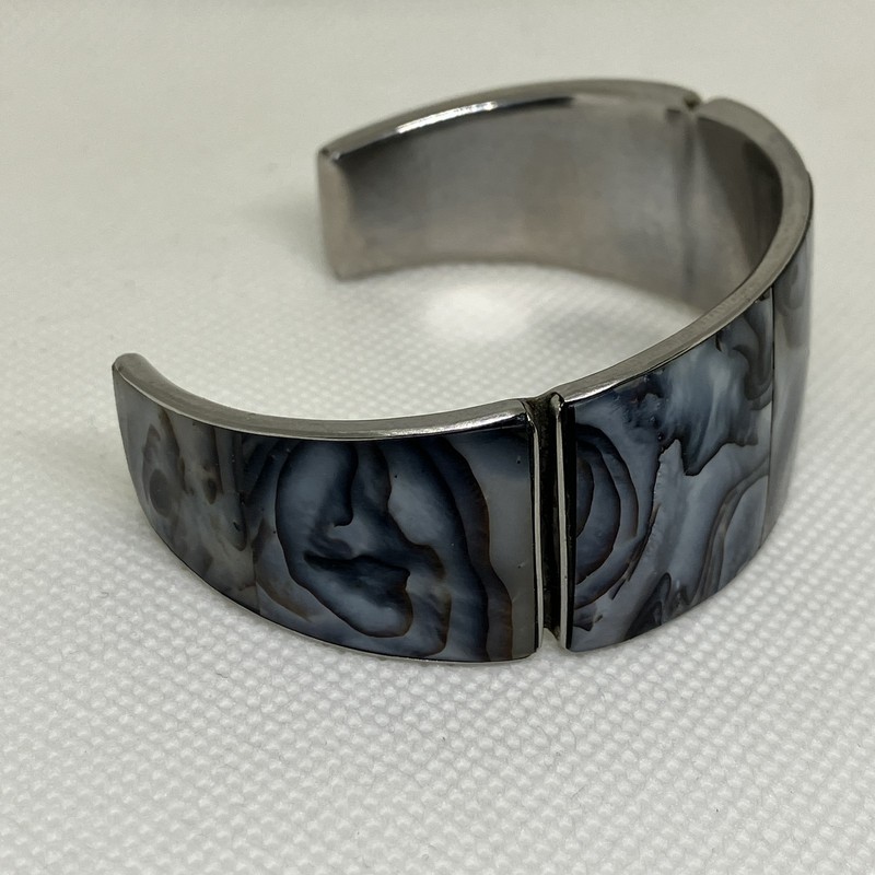 Vintage Mother of Pearl Inlay Opalescent Cuff Bracelet Silver Tone Unbranded gallery