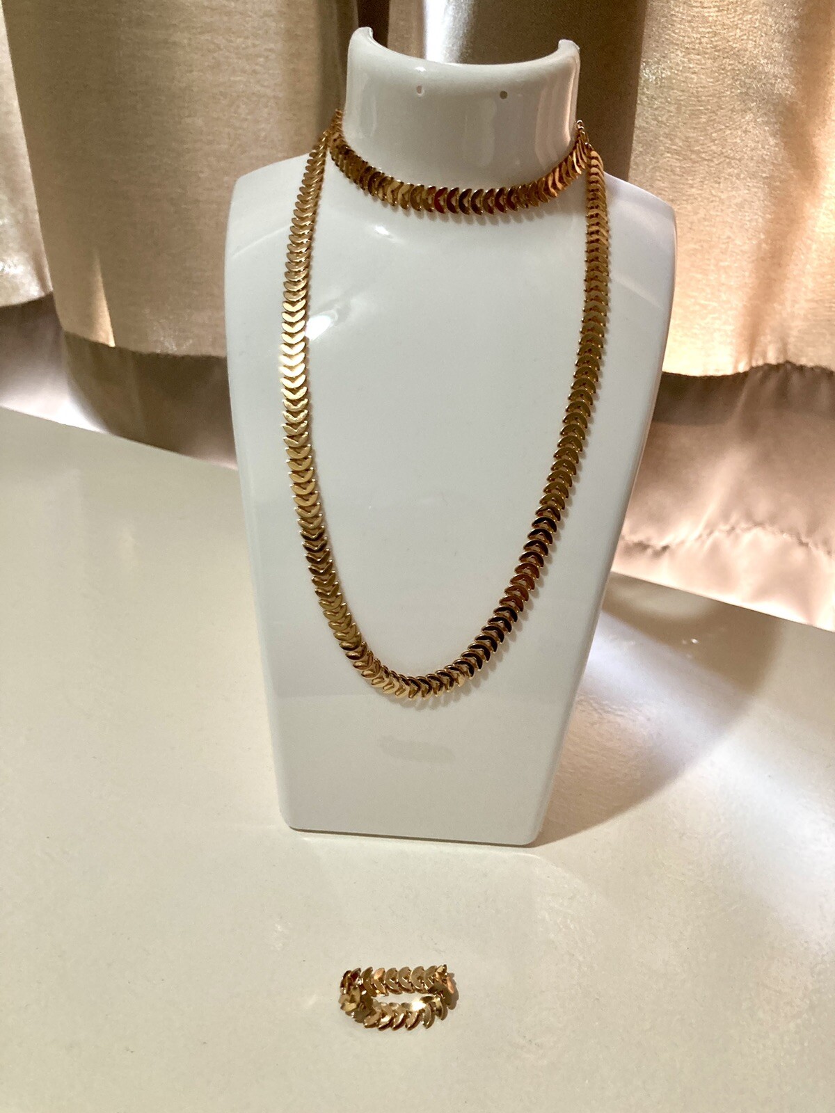 Golden Delicate Leaf-Patterned Chain, Bracelet, and Ring Set. gallery