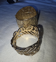 Lot of 2 Gold Tone Metal Cuff Bracelet Set Stackable, No Stone, Gold Color