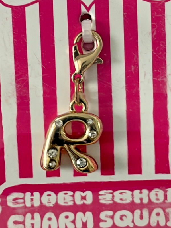 FAO Schwarz Charm Squad Metal Charm Collection Letters R & V Lot of 2 New gallery