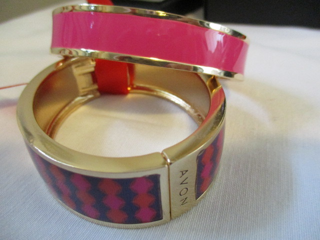 AVON Joyful Beautiful Bangle Set of 2 Gold tone with Enamel-look Hinged Closure gallery