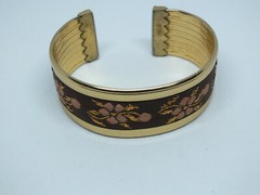 Beautifu Cuff Bracelet Gold Tone Brown Coral Fabric Inset 1″ Wide x 2 1/2″ Ac ID