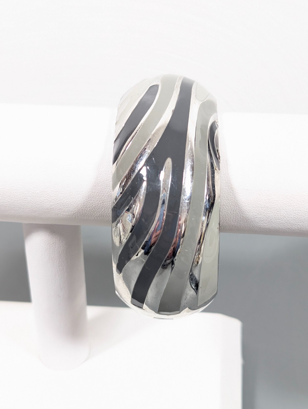 Gray Enamel Animal Print Stripe Wide Dome Hinge Clamp Bangle Bracelet 7 in gallery