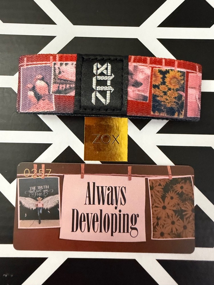 ZOX "ALWAYS DEVELOPING #257” SMALL NIP NEW UNWORN UNREDEEMED