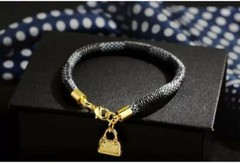 Beautiful Luxury Women Bracelet (Sold over 500 check my Ratings page)