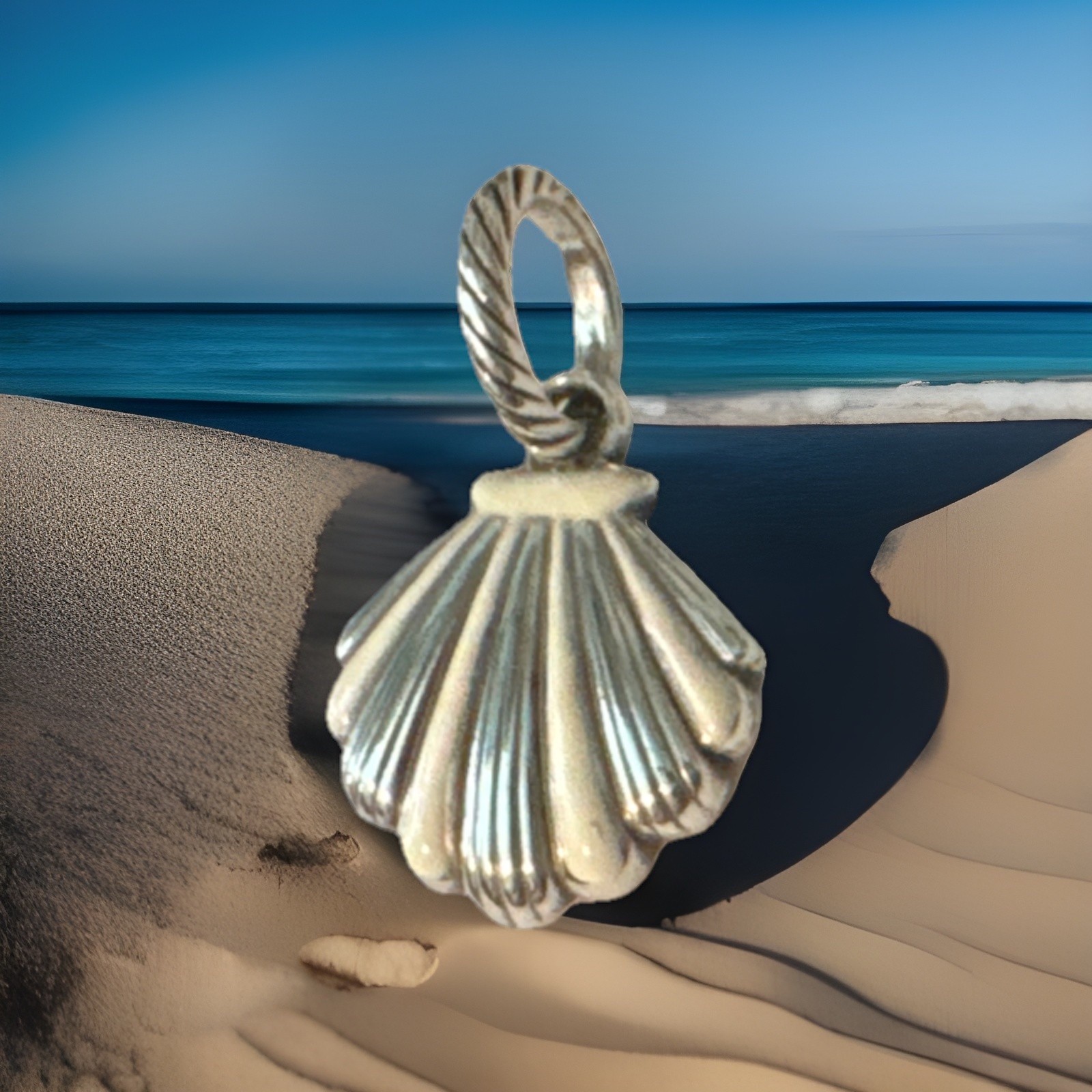 Brighton SCALLOP SHELL Charm NWOT J97622 List $17 Rare Find! gallery
