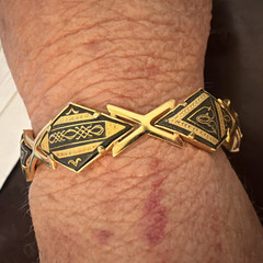 Gold Tone & Black Enamel Geometric Link Bracelet Metal No Stone