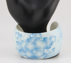 Vintage, White & Blue Tone Melamine Bangle Bracelet, Flower Bouquet Design