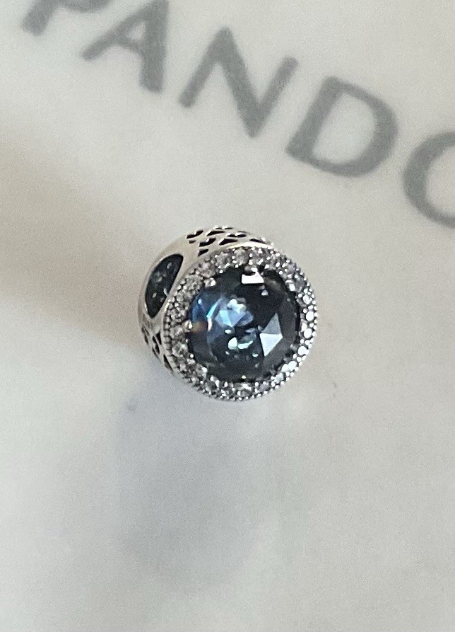 Authentic Pandora”Radiant Hearts” Charm. 925 W/ Moonlight Blue Crystal gallery