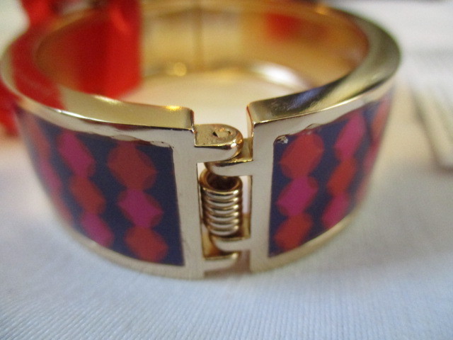 AVON Joyful Beautiful Bangle Set of 2 Gold tone with Enamel-look Hinged Closure gallery