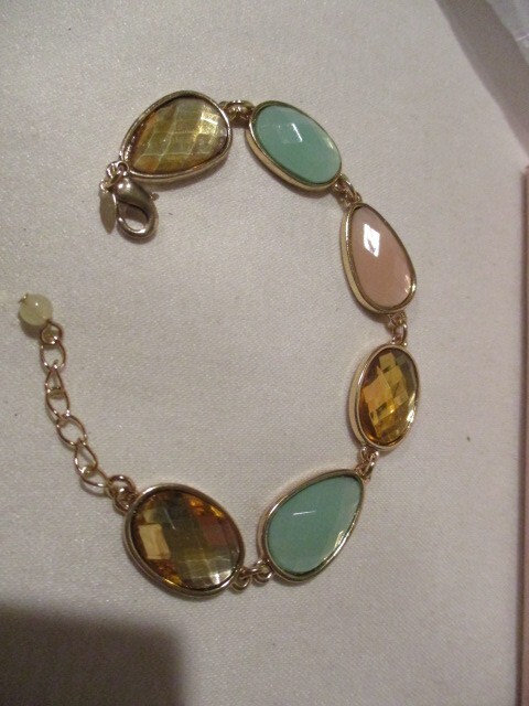 AVON Tropical Breeze Bracelet Multi-Colored Faux Stones Set in Goldtone 8 1/4"L gallery
