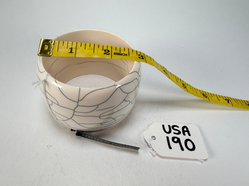 Marion Godart - Fragmental "Fissures" Cream Solid Round 5cm Bangle gallery