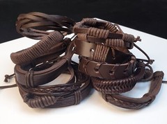 10 pcs man’s bracelet assorted varieties made of leather – unisex