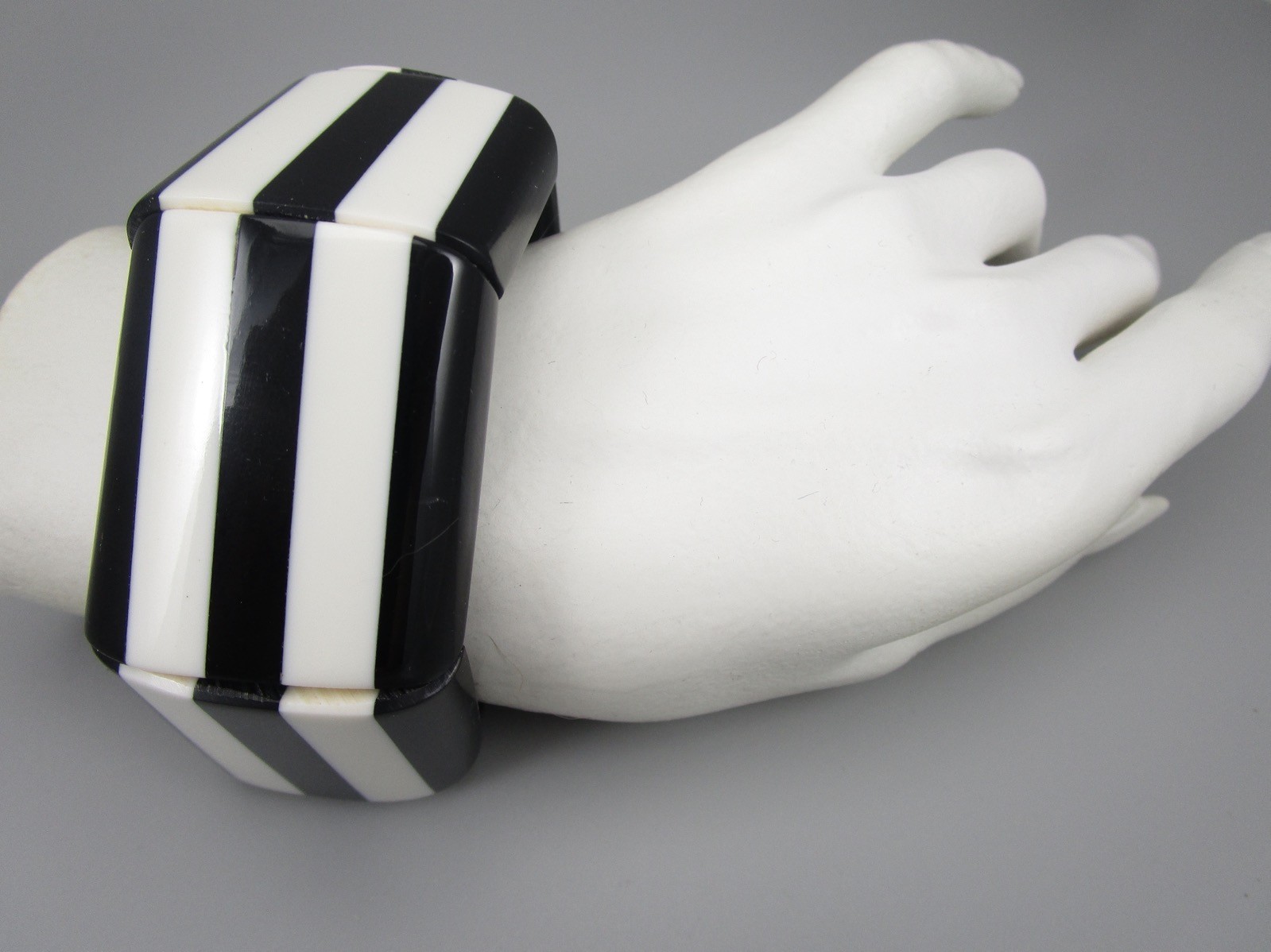  BOLD MARION GODART BLACK & WHITE STRIPE PANEL STRETCH BRACELET - FRANCE gallery