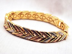 SALE! LADIES 8.5 IN COPPER, SILVER & GOLD CHEVRON MAGNETIC LINK BRACELET; 4 PAIN