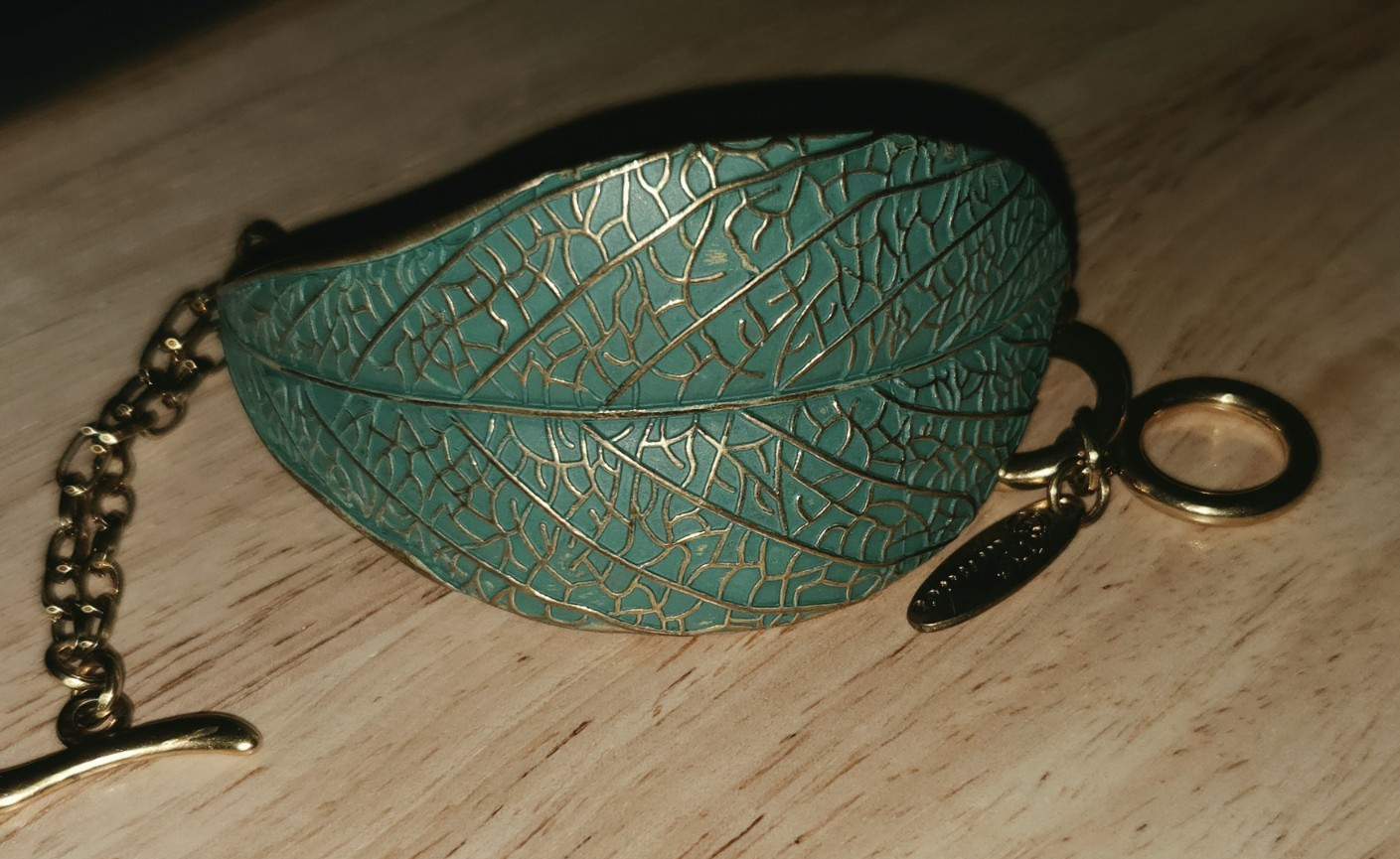 Vintage 7 1/2"-8 1/2" PLUNDER Design Brooks Bracelet Green Leaf Gold Tone gallery