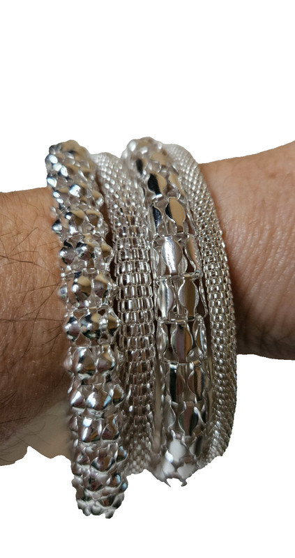Women's Silver Toned Textured Bangle Set of 4 Bracelets 8 1/2" gallery