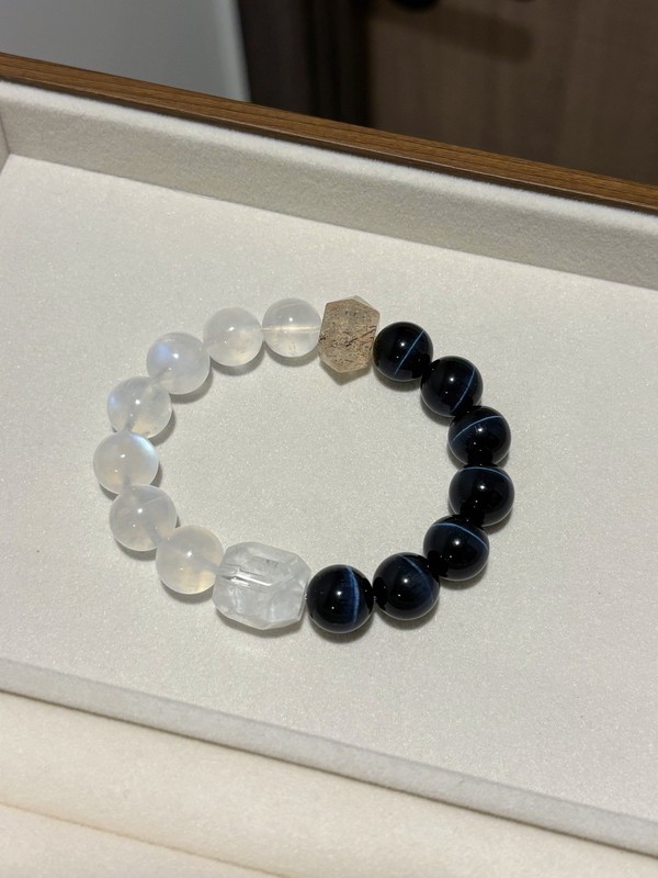 AAA+ Natural Moonstone Bead Bracelet Healing Crystal Blue Flash Blue Tiger' sEye gallery