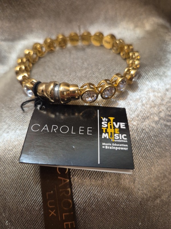 Carolee Chunky Bezel Set Rhinestone Gold Tone Magnetic Clasp Bracelet gallery