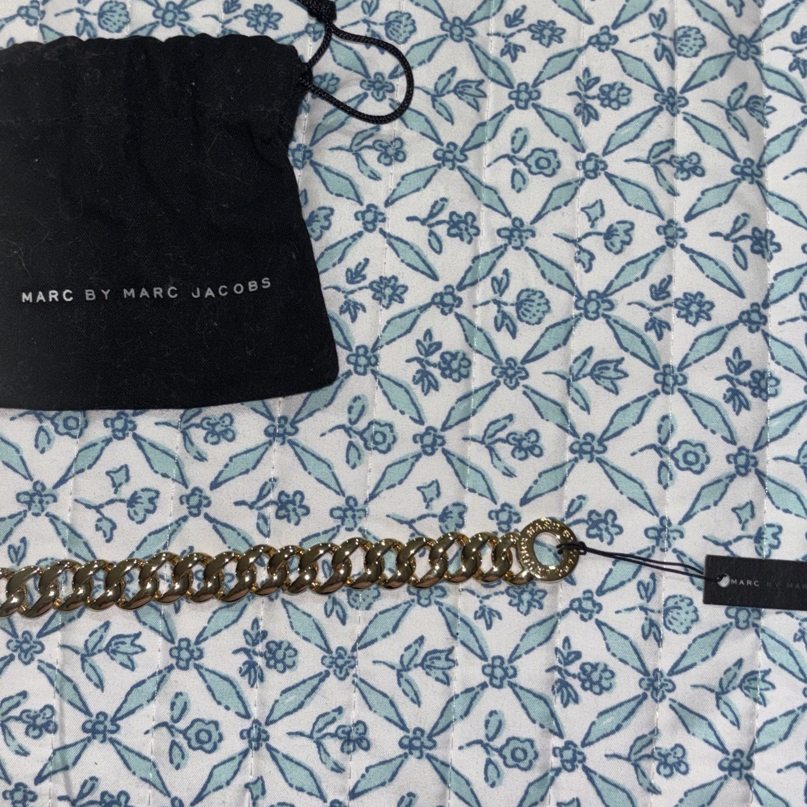 MARC JACOBS MARC BY MARC JACOBS GOLDTONE BRACELET SMALL KATIE TURNLOCK gallery