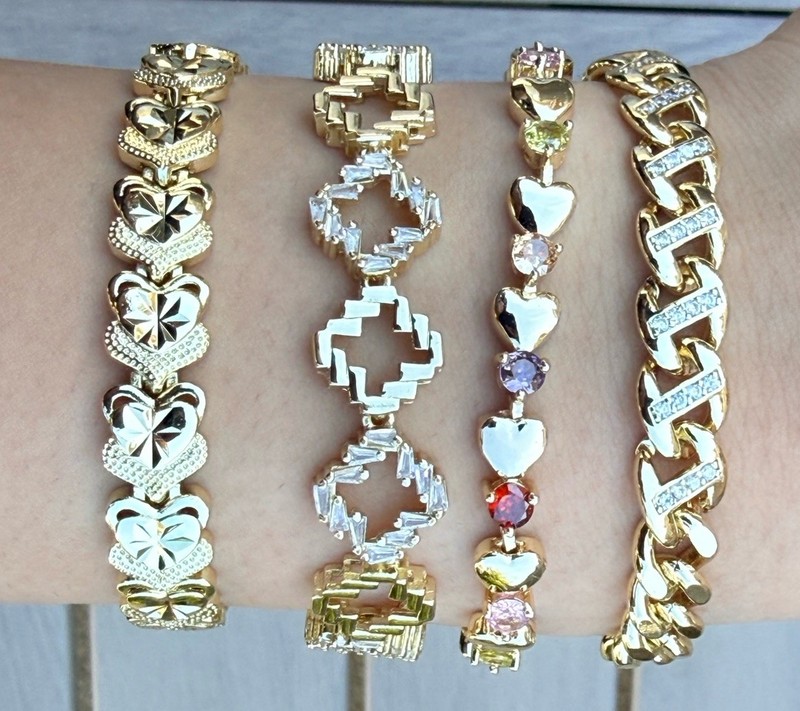 GOLD FILLED WOMEN HEART BRACELET 7” Pic w/multi Reference only Layering Visual gallery
