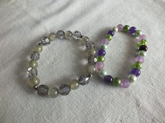 Collectible Stretch Bracelet Set 2 Purples Greens Plastic Beads 3/8″ Wide