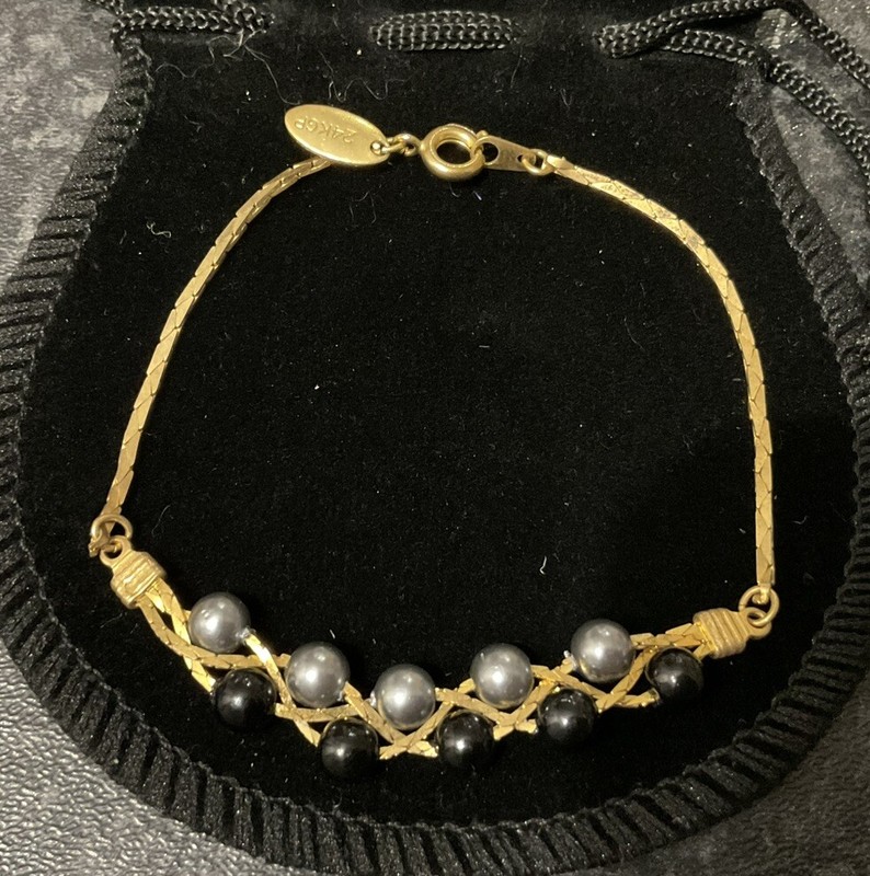 Preloved Black/grey Faux Pearl Bracelet 24kt Gold Plated Delicate 17cm, gallery