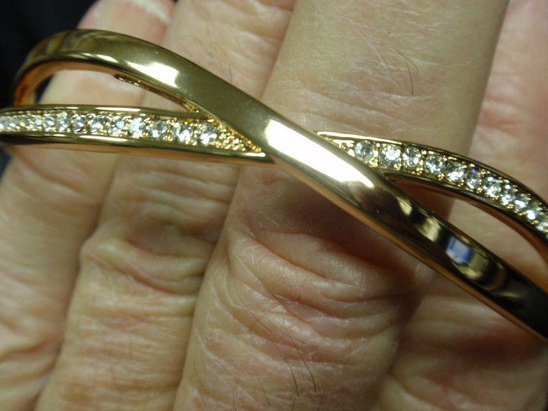Park Lane Jewelry, "BLURRED LINES" Bracelet, Austrian crystals, Goldtone NEW! gallery