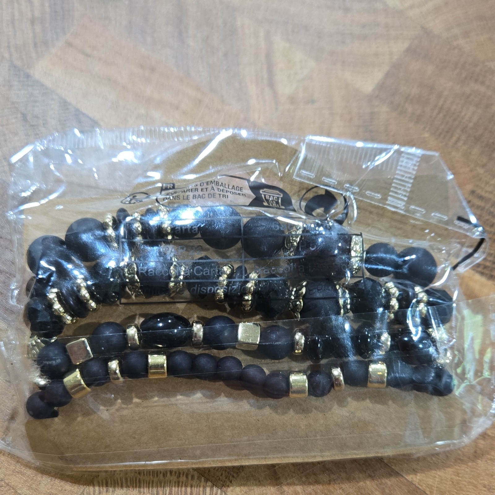 Fashion Jewelry Black/Gold Beaded Stretch Stackable Bracelet Set Heart Charm gallery