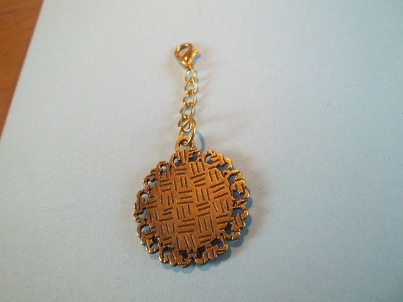 HONG KONG COIN - LIMITED EDITION - BRONZE CASED PENDANT / CHARM - 1975 to 1991 gallery