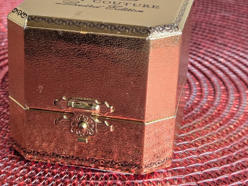 JUICY COUTURE 2010 HOT PINK BOW LIMITED EDITION IN GOLD ORIGINAL BOX NIB gallery