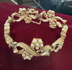 Signed Crown Trifari Vintage Gold Tone Faux Pearl Rhinestone Floral Bracelet