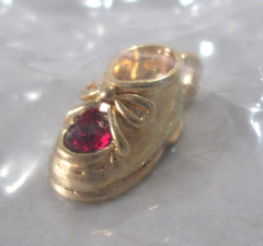 2002 Avon Baby Bootie Birthstone Charm JULY Simulated Diamond Gold Tone VINTAGE