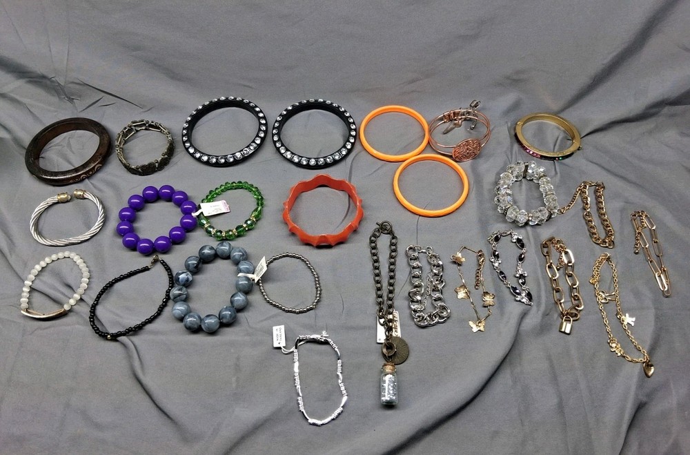 Unbranded Bracelet Jewelry Lot Of 26 Pieces Orange. Red, Green, Gold, Silver